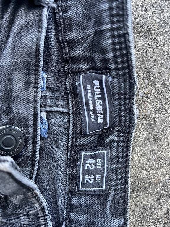 Jeans: Div. Ripped Jeans – Usato da Zürich venduto da lin_92hw 2