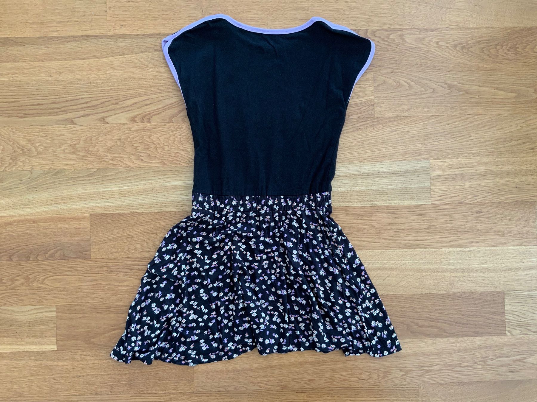 Vestiti & Gonne: WE Fashion Kleid 134/140 – Usato da Niederstetten venduto da Elmar77 1