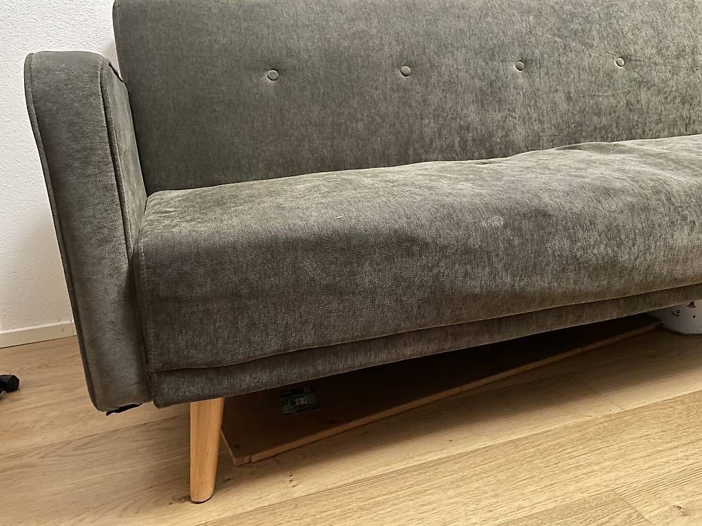 Divani: Gratis grosses Vintage (Bett-)Sofa – Usato da Zürich venduto da GG8 1