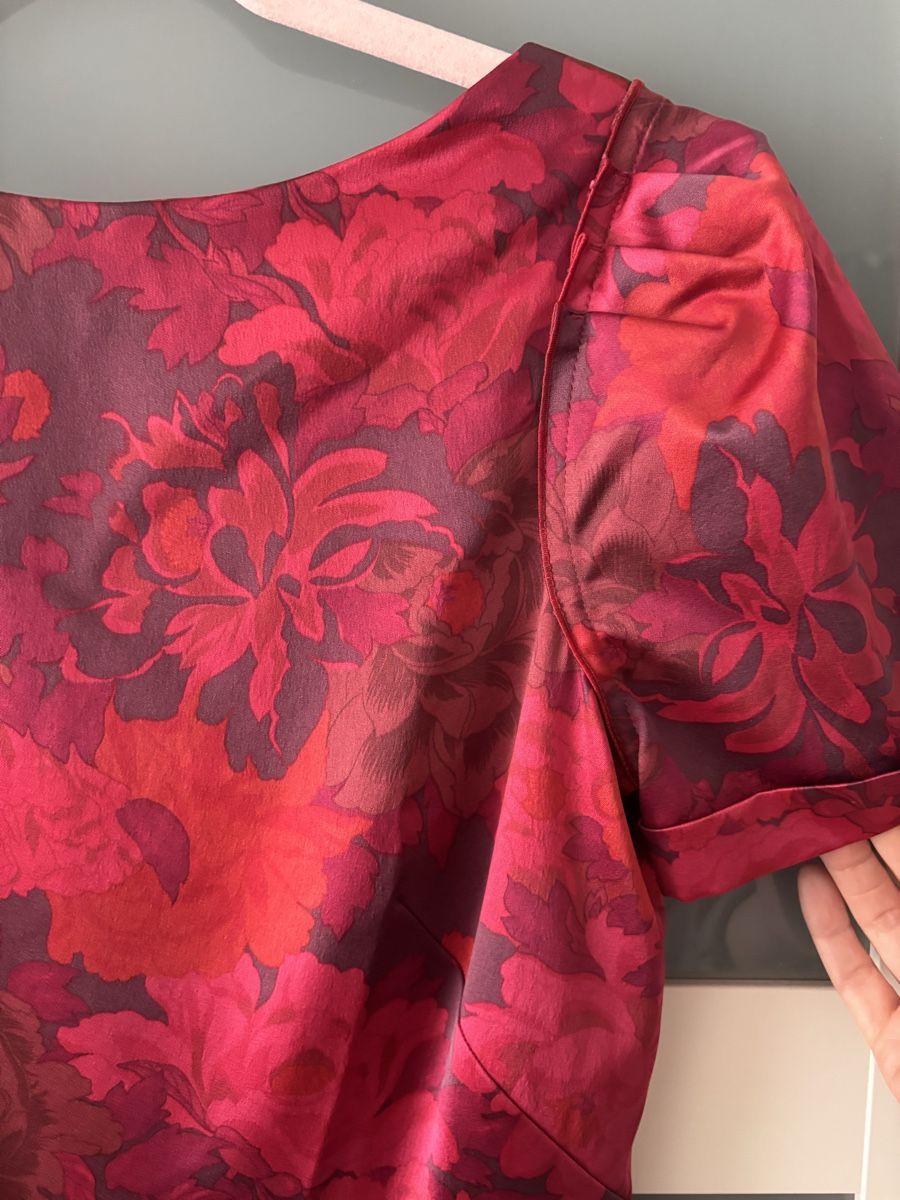 Vestiti: Floral Dress – Usato da Männedorf venduto da any_zdm5 4