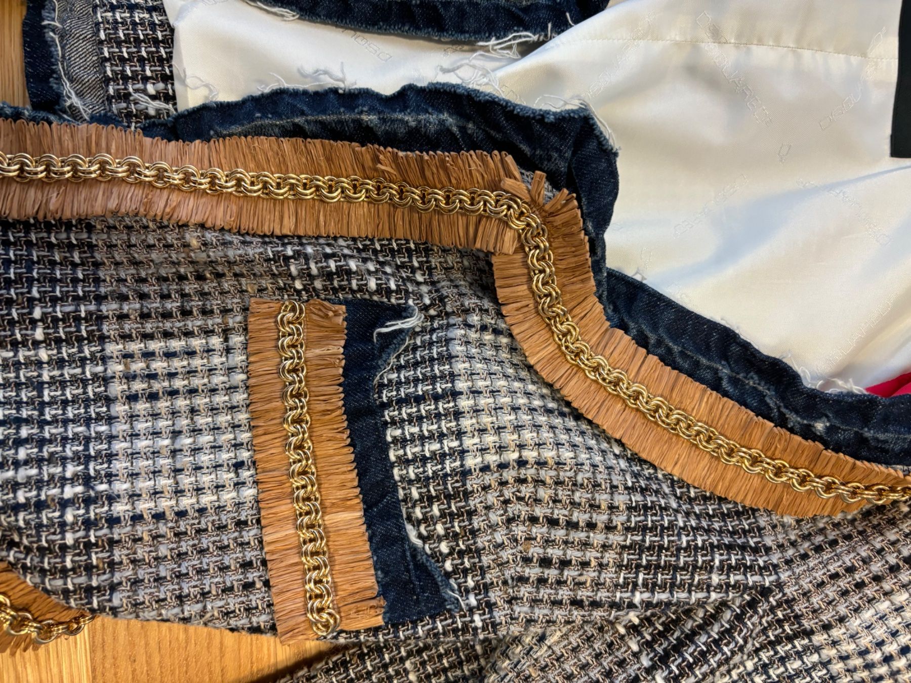 Dsquared2 Giacche: DSQUARED Tweed Jacke mit Detail – Usato da Duebendorf venduto da tom_lp2m 1