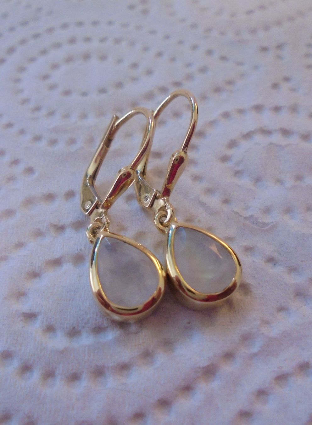 Ohrringe & -stecker: Echtschmuck: Regenbogen-Mondstein Silberohrringe, vergoldet – Neu (gemäss Beschreibung) aus Zuchwil von maumauchi 7