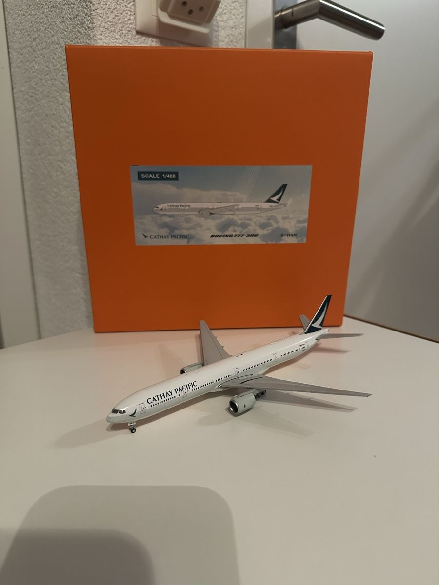 Boeing Kits de montage: Boeing 777-300 Cathay Pacific Jc Wings 1:400 – Neuf (Voir description) à Roggwil TG par Cessna1721