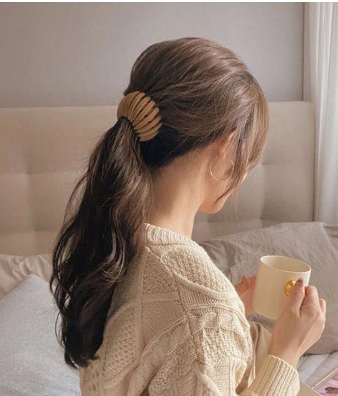 Accessori per capelli: NEUER moderner Haarschmuck beige - 222513 – Nuovo (secondo la descrizione) da Küssnacht am Rigi venduto da Good4Deckeli 1