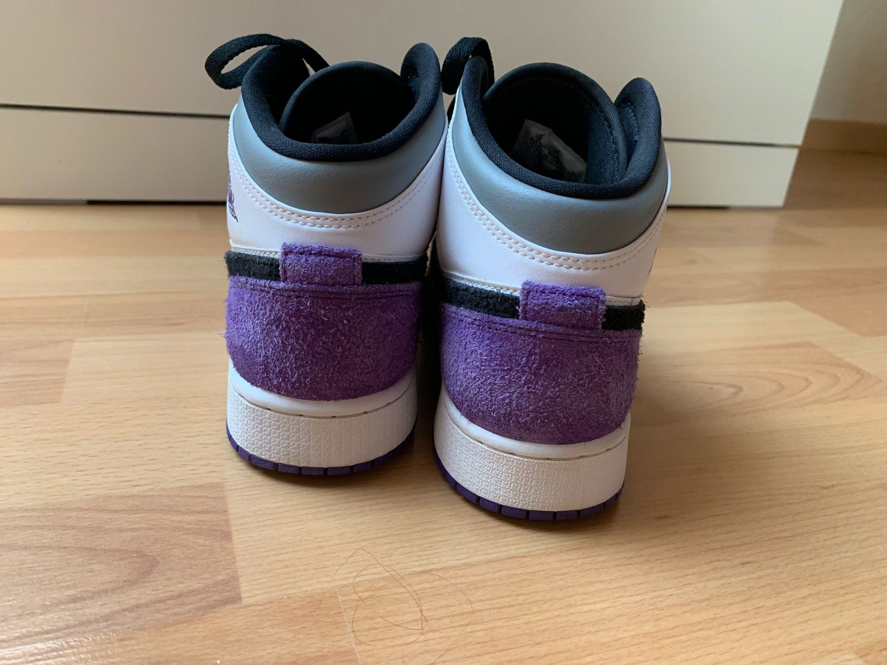 Nike Scarpe da donna: Nike Jordan 1 mid SE Purple, 39 – Usato da Bavois venduto da Alainuldry 2