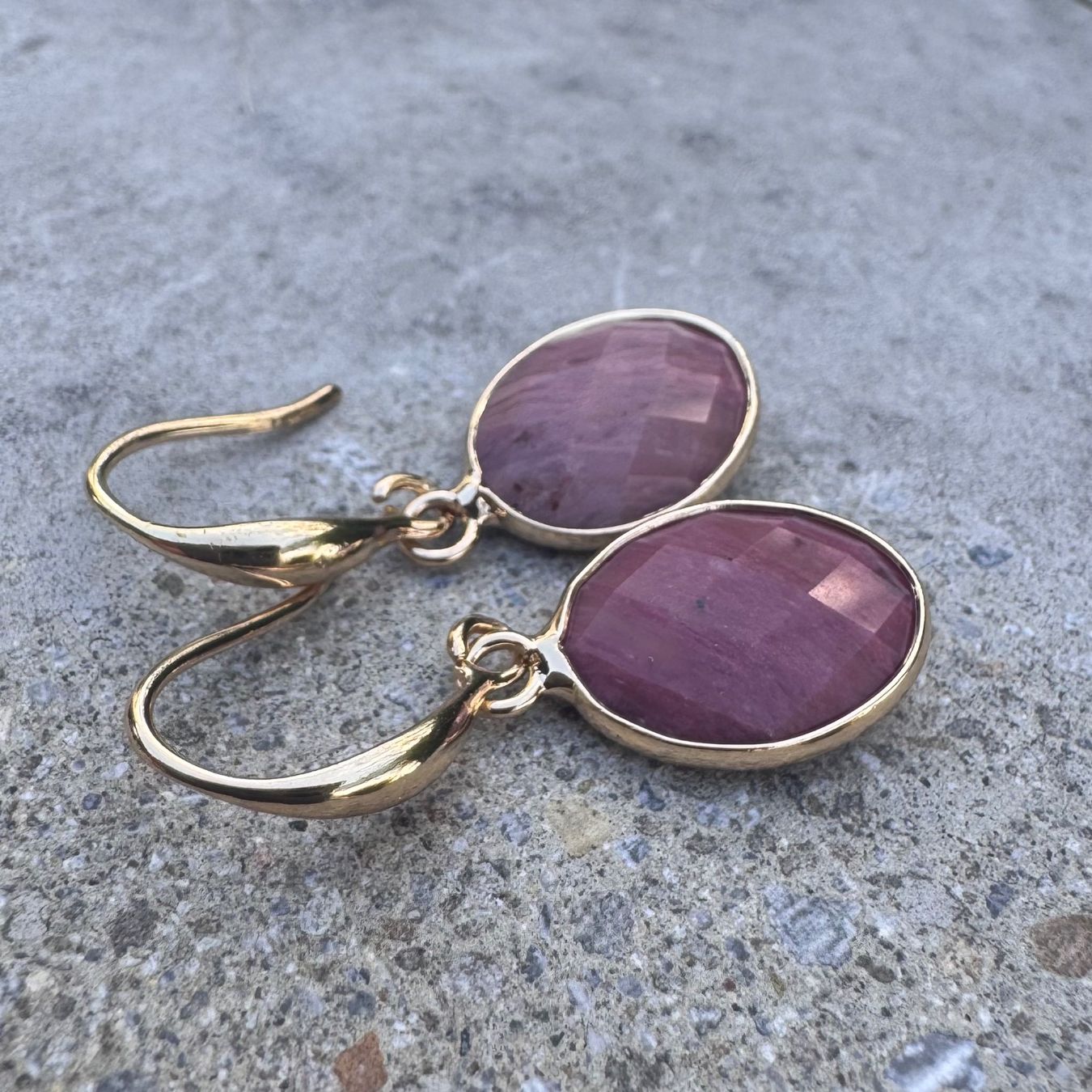 Orecchini pendenti & Orecchini a lobo: Wunderschöne schlichte RHODONIT Ohrhänger vergoldet – Nuovo e nell'imballaggio originale da Rombach venduto da Ivreajewels 4
