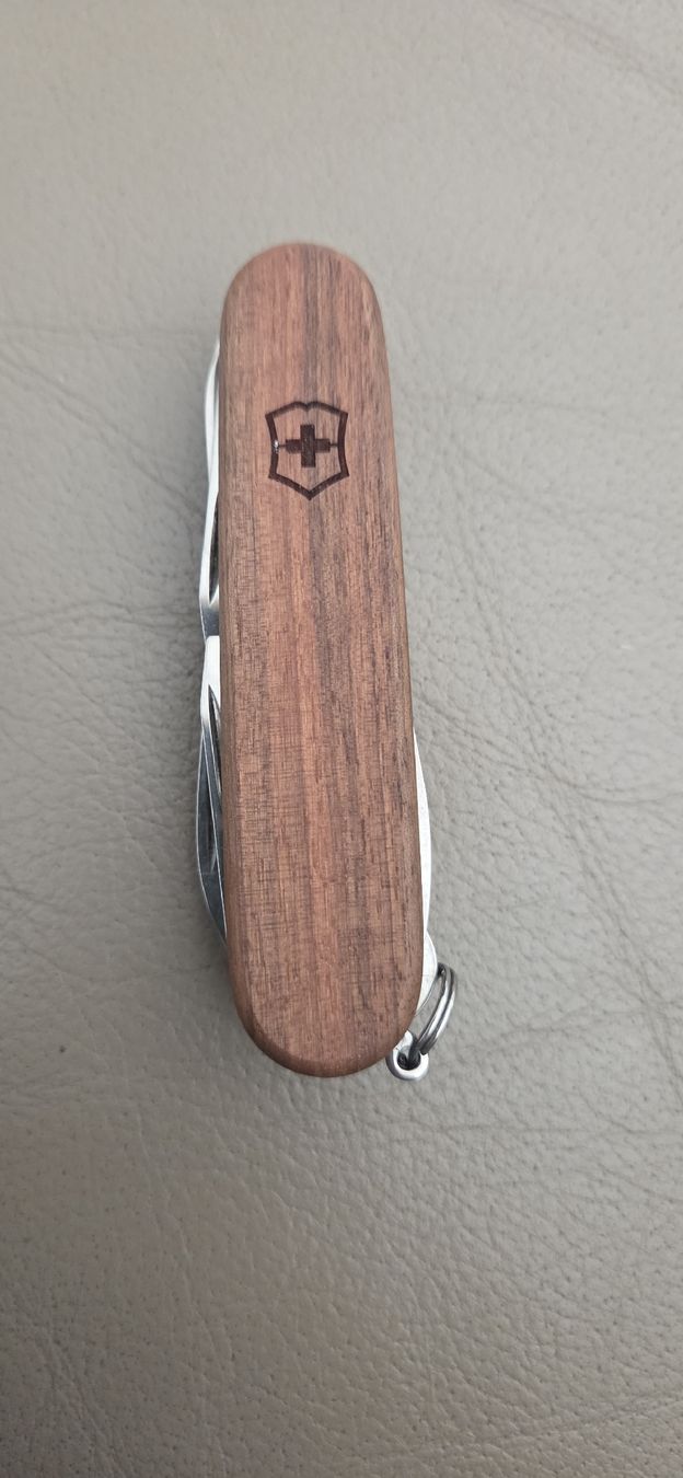 Victorinox Coltelli tascabile: Victorinox Taschenmesser  – Usato da Basel venduto da RekaR