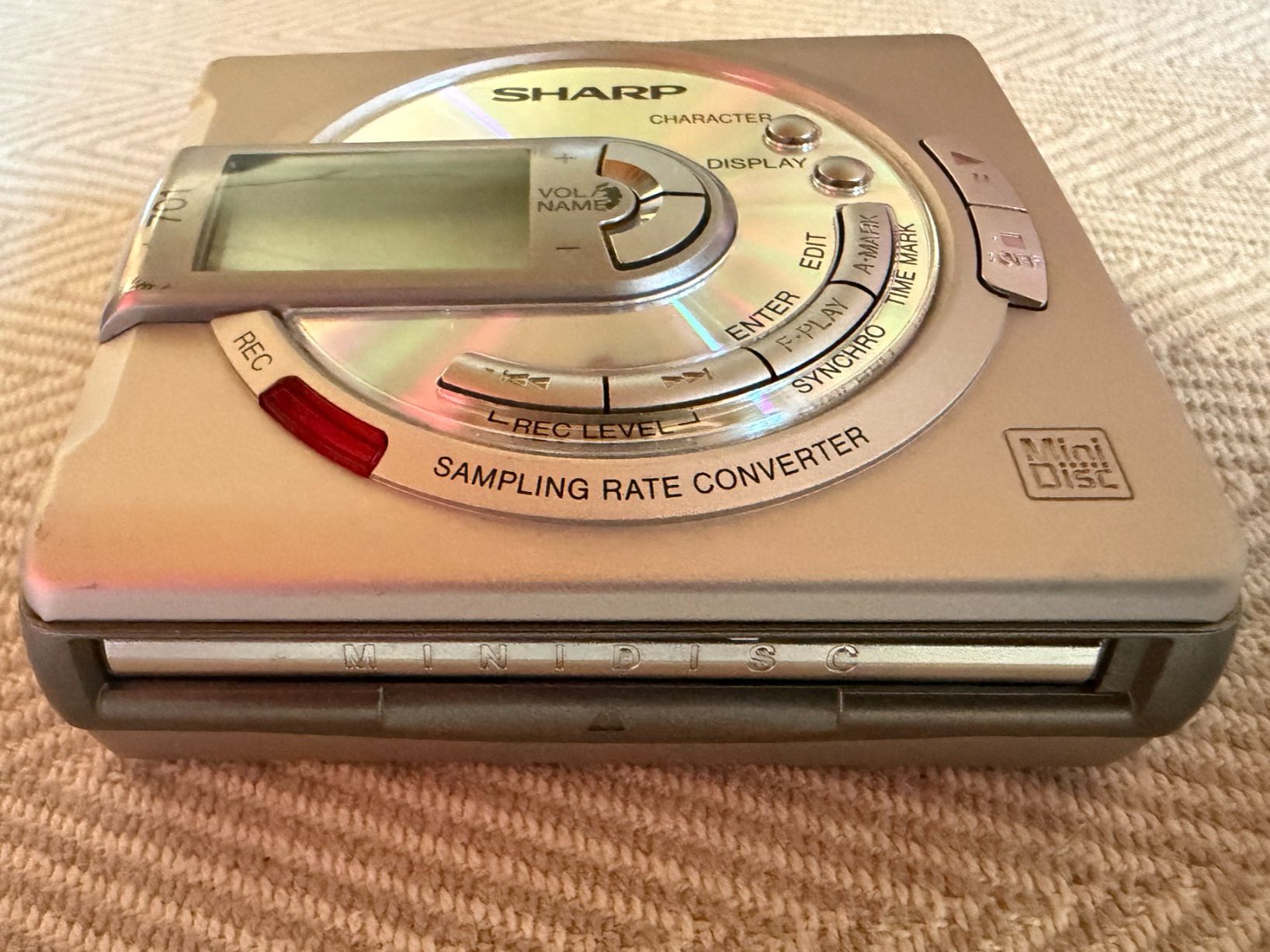 Minidisc: SHARP MINIDISC Player/Recorder + 18x leere MD's – Gebraucht aus Aarberg von umearocks 4