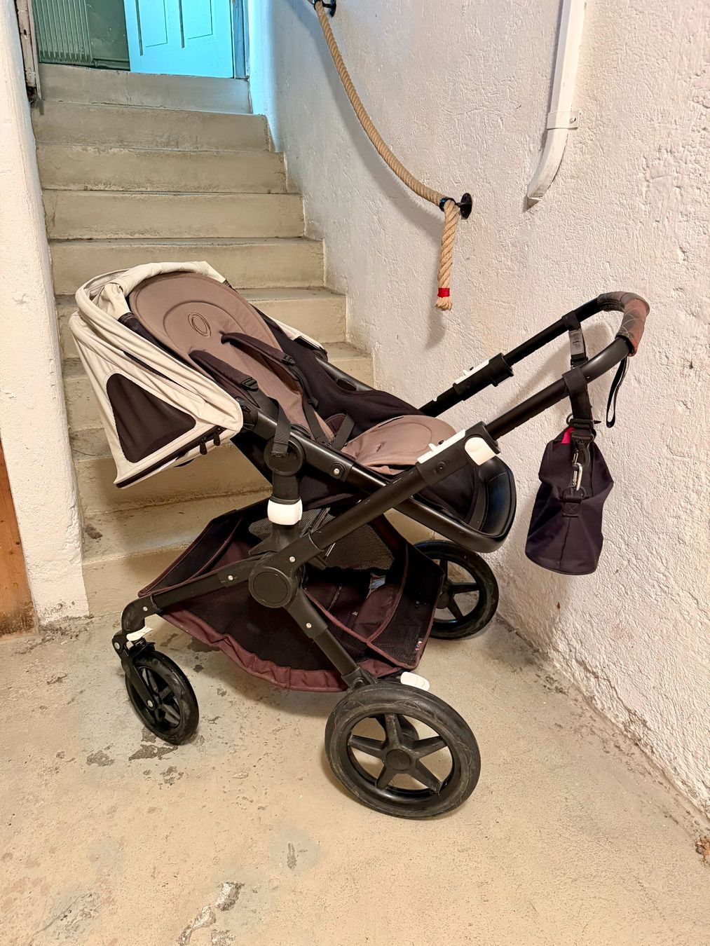 Bugaboo Poussette: Bogaboo Fox 2 Kinderwagen mit Zubehör – D'occasion à Chur par Pcapaul
