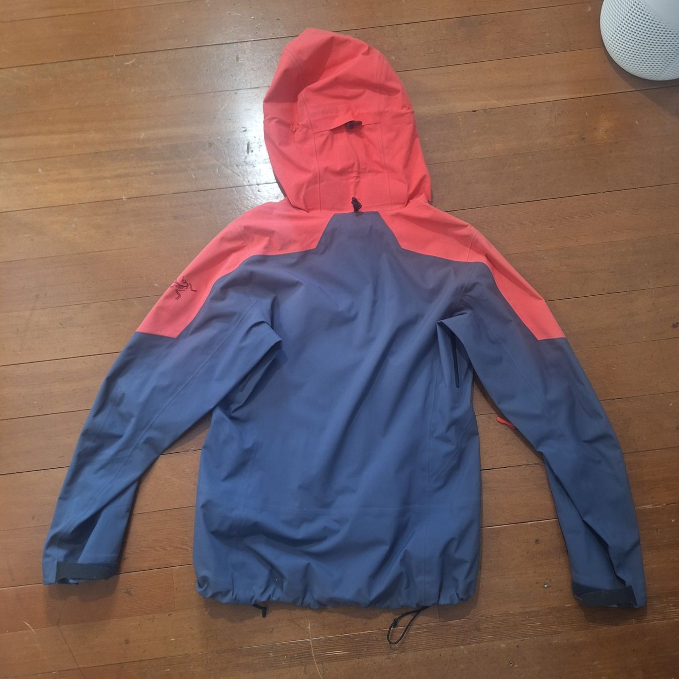 Arcteryx Giacche: Arc'teryx Gore-Tex Hardshell Jacke Damen M – Usato da Kilchberg ZH venduto da mrmame 1