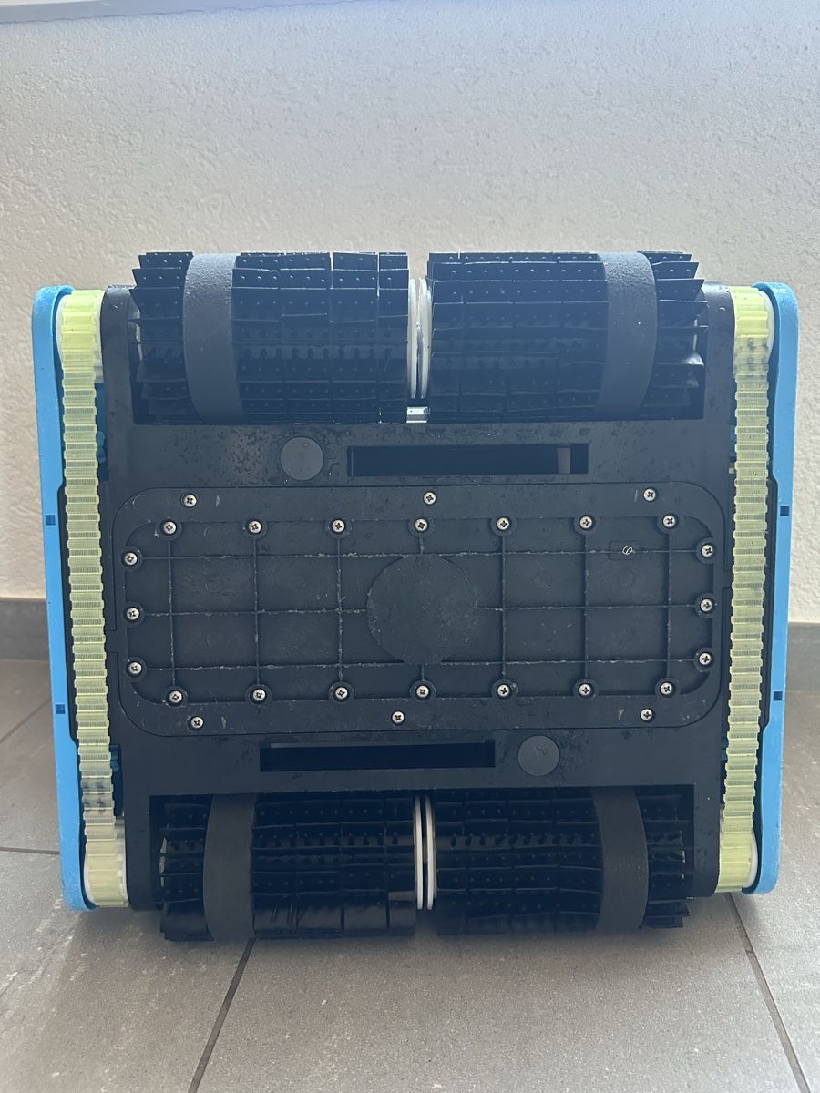 Accessori per Piscine: Poolroboter – Usato da Recherswil venduto da Xanibelle 2
