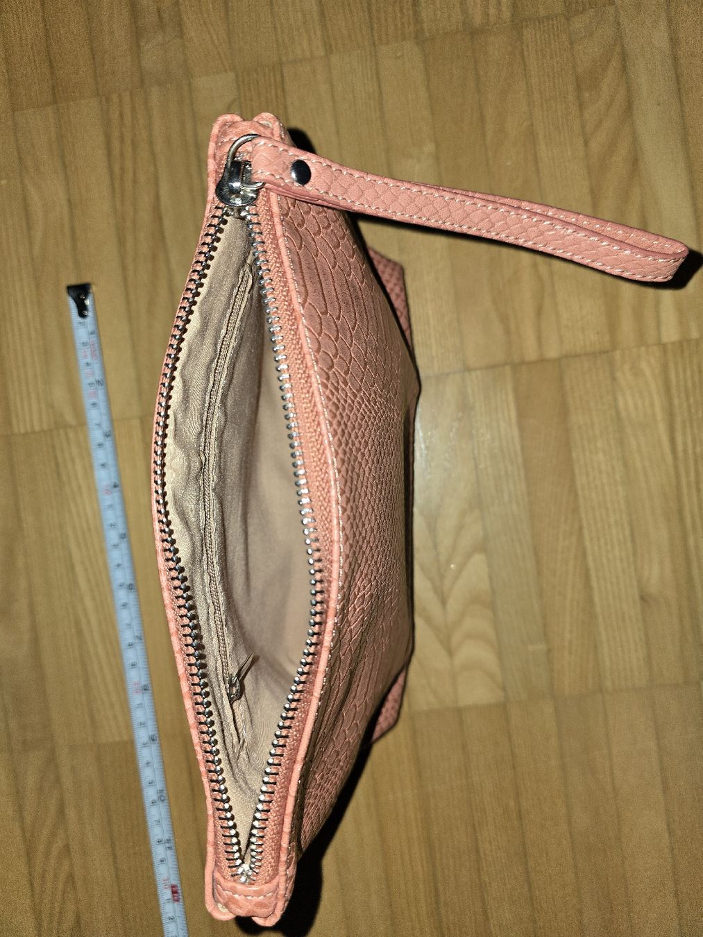 Taschen für Damen: Rosa/Corale Clutch in Kroko Optik – Gebraucht aus St. Gallen von A.W.128 4