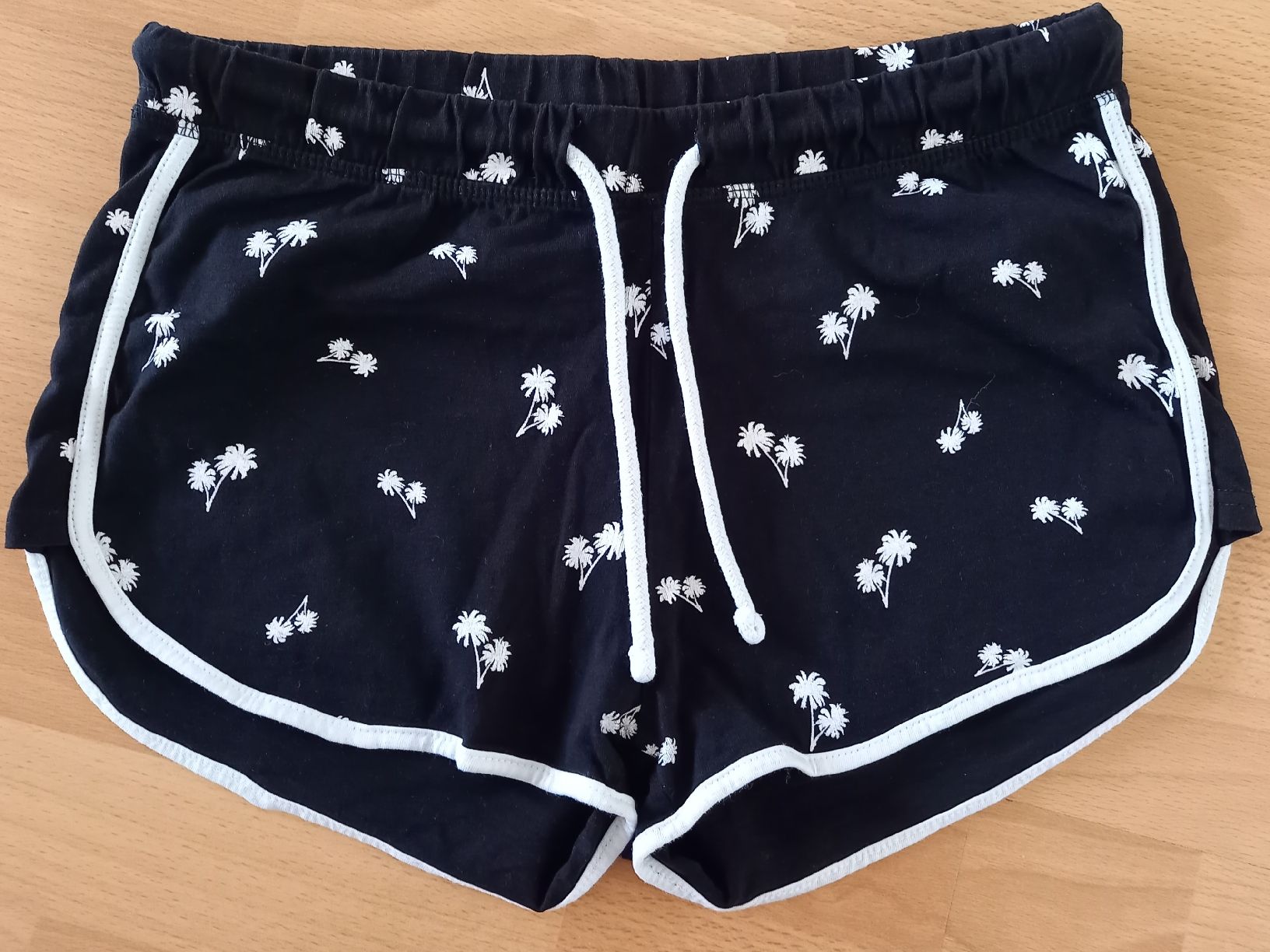 Pantaloni: Shorts in ca Grösse 34/36 – Usato da Obernau venduto da Corolli