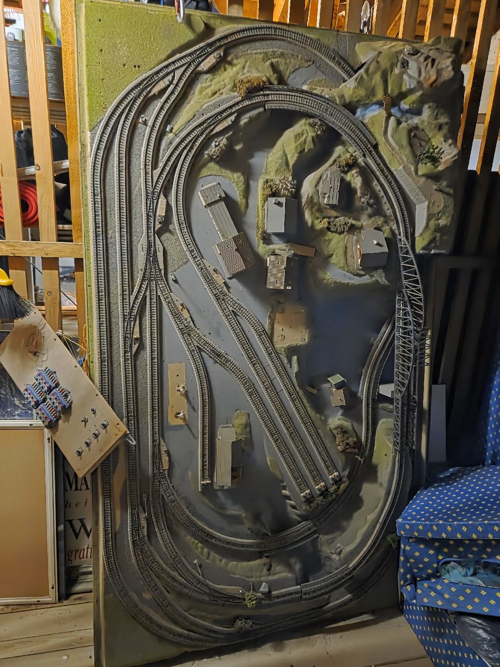 Modellini di ferrovie: Modellbahn Anlage – Usato da Wädenswil venduto da Greatstuff