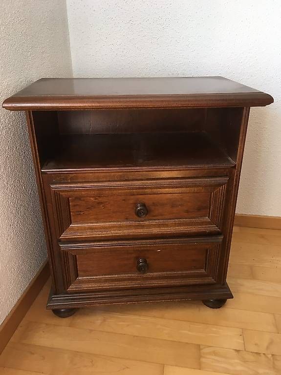 Comodini: Kleine Kommode / Nachttisch aus Holz – Usato da Zürich venduto da BuenosAires03