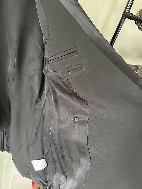 Vestes: Anime Bing Tuxedo Blazer – D'occasion à Wetzikon ZH par GOOD-WATER 2