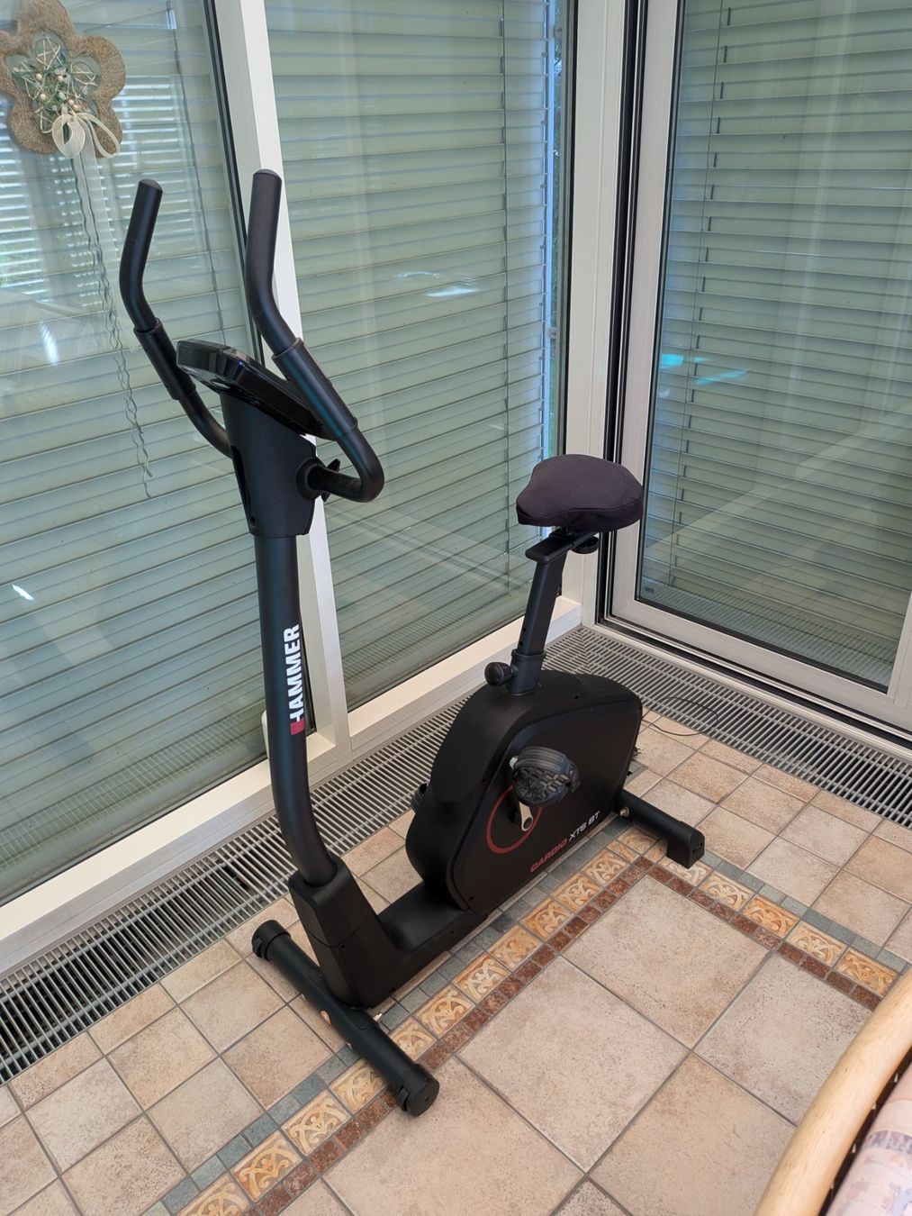 Vélos d'appartement: Heimtrainer Hammer Cardio XT5 BT gebraucht – D'occasion à Turbenthal par ulv_8wxr 1