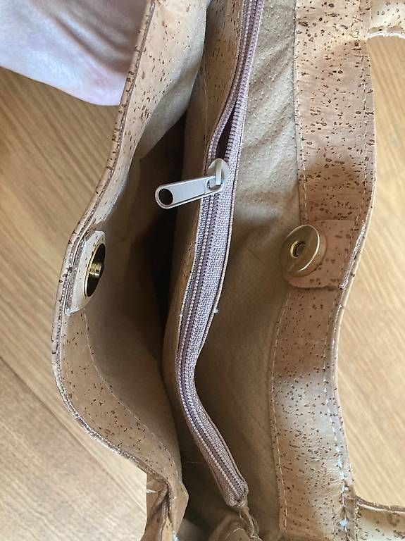 Taschen für Damen: Wunderschöne Kork-Tasche – Gebraucht aus Winterthur von Rawille 2