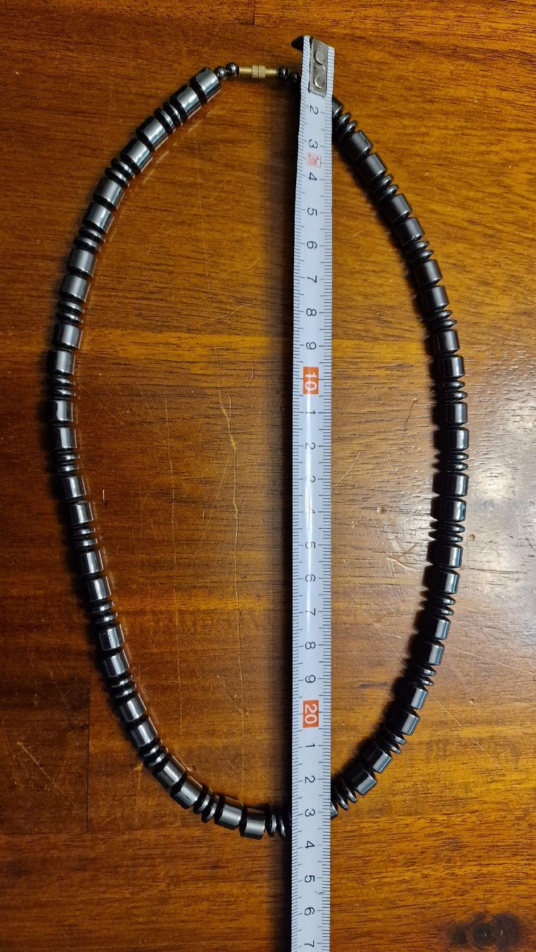 Catenine: Hämatit Halskette Schmuck  ca 45cm neu – Nuovo (secondo la descrizione) da Urtenen-Schönbühl venduto da Saints67