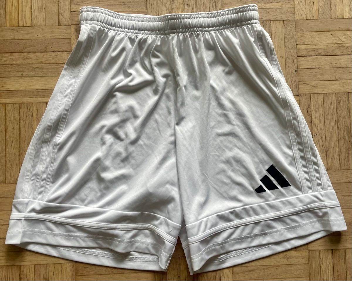 Adidas Pantaloni: SHORT ADIDAS BLANC SIZE : M – Nuovo (secondo la descrizione) da Biel/Bienne venduto da Vinz011