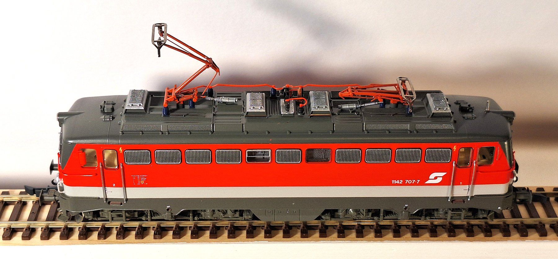 Roco Modellini di ferrovie: ÖBB 1142 mit Modularwagen – Usato da Bern venduto da BahnliebhaberRe420 5
