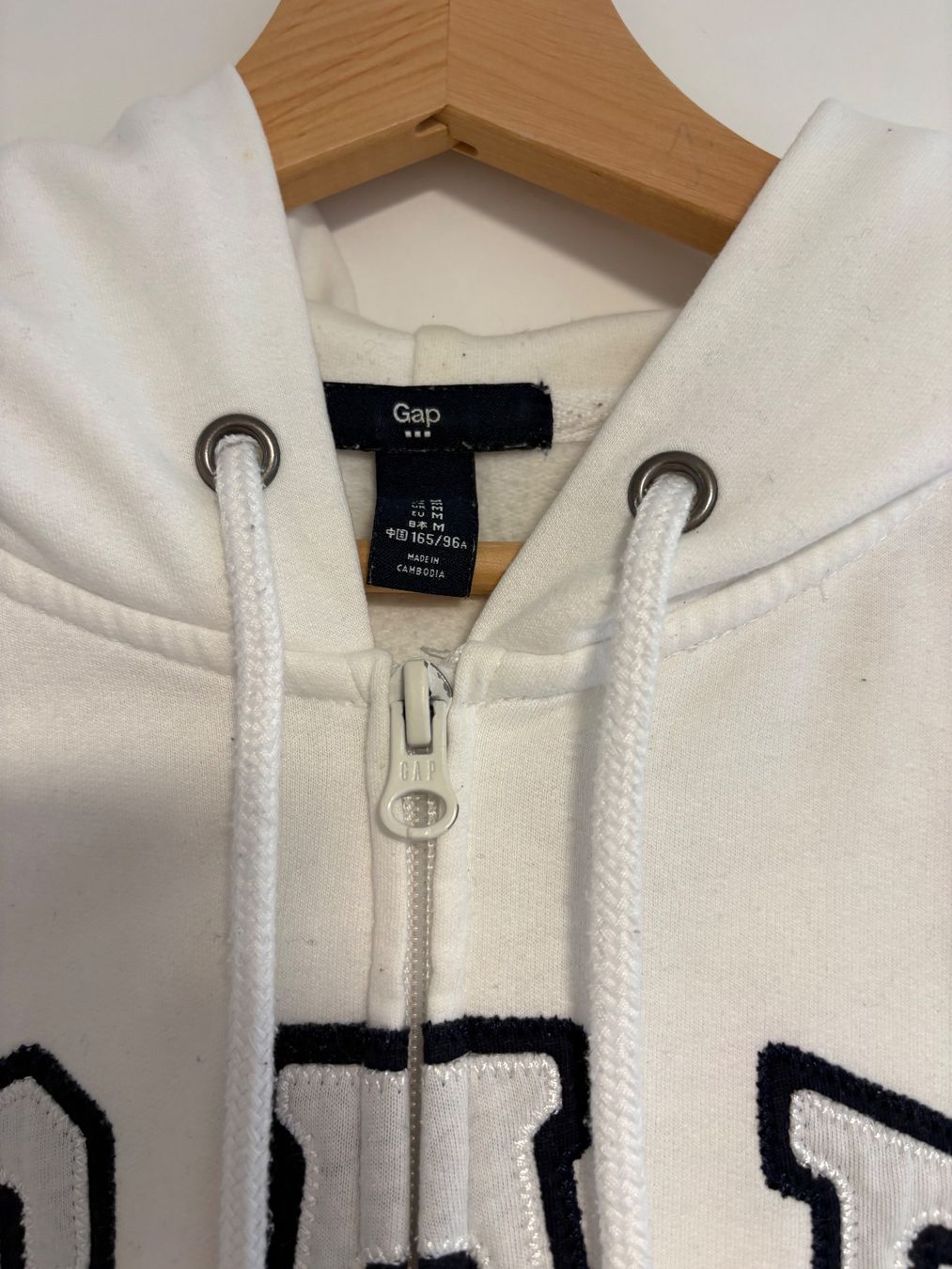 Gap Maglioni & Felpe: Sweatshirt GAP weiss – Usato da Zürich venduto da fra_88dh 2