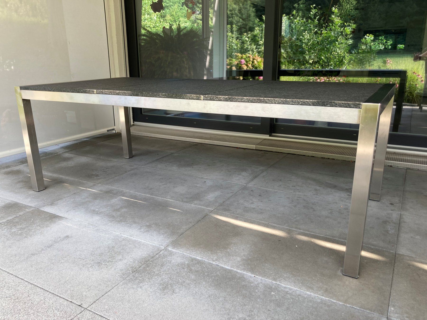 Tische: Gartentisch Edelstahl/Granit Anthrazit – Gebraucht aus Brittnau von CRU26 3