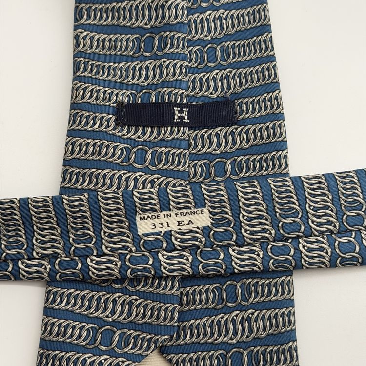 Cravate en jacquard de soie en violet - Charvet