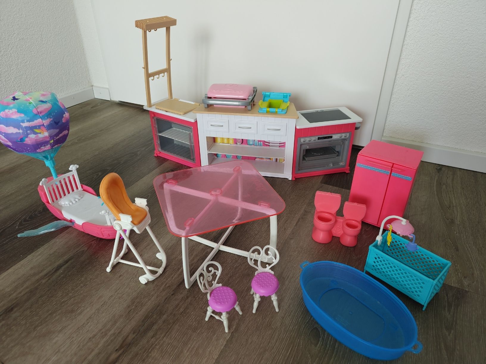 Puppen: Barbie Set / Möbel – Gebraucht aus Pieterlen von Saemelili