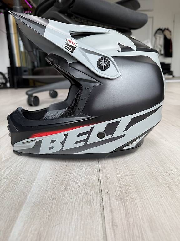 Helme: Helmet Bell MIPS – Gebraucht aus Mägenwil von vas_7pxb