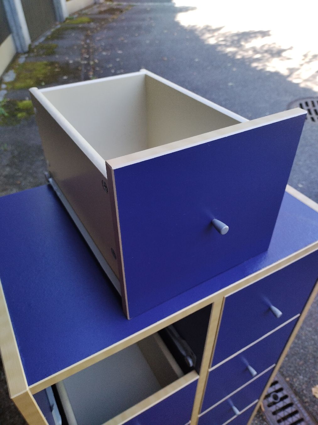 Cassettiere: Kommode blau mit 8 Schubladen – Usato da Rüti ZH venduto da Lux05 2
