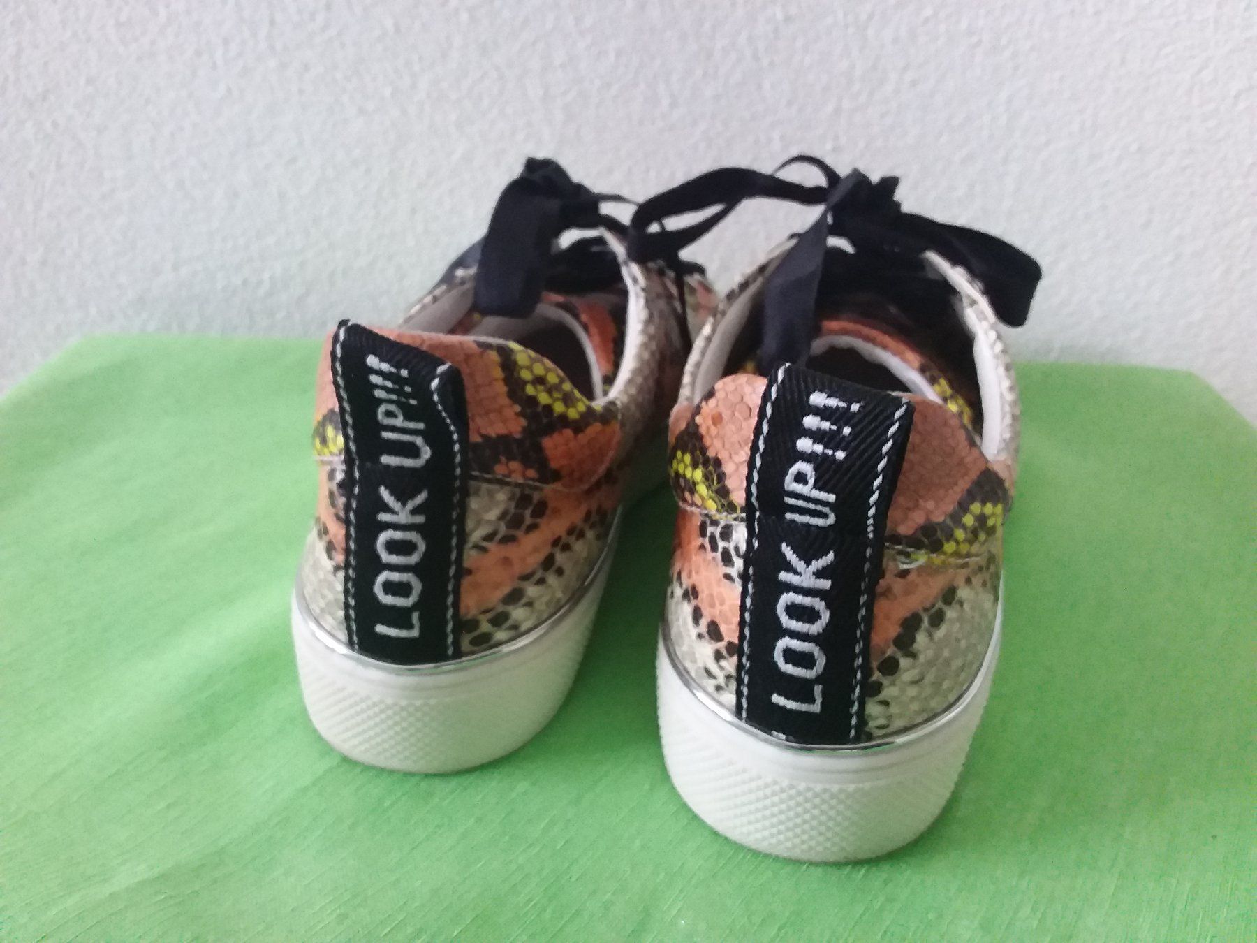 Walder Scarpe da donna: 1874 by Walder, Sneakers, Gr 37, Schlangenmuster – Usato da Uitikon Waldegg venduto da Risibisi7 1
