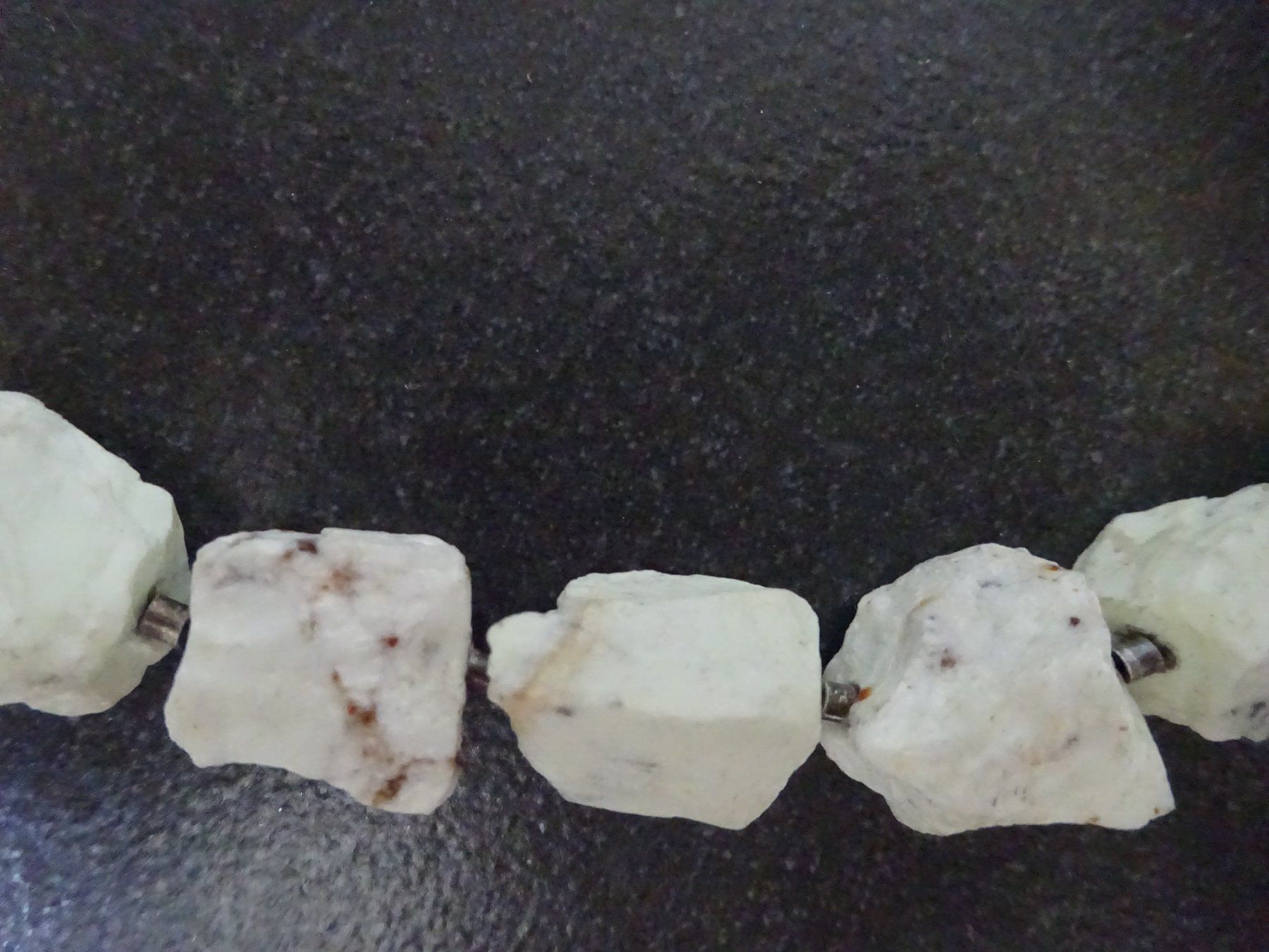 Catenine: Steinkette Marmor / mintgrün – Usato da Oetwil am See venduto da Senegal 3