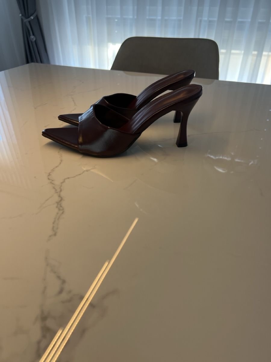 Damenschuhe: Neu und ungetragen Grösse 42  – Gebraucht aus Weiach von LemonJuice1995 2