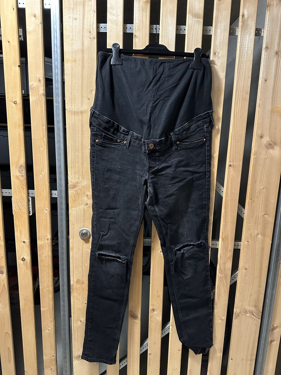 H&M Jeans: Umstandsjeans, destroyed denim, Gr.44 – Usato da Uster venduto da staernli4