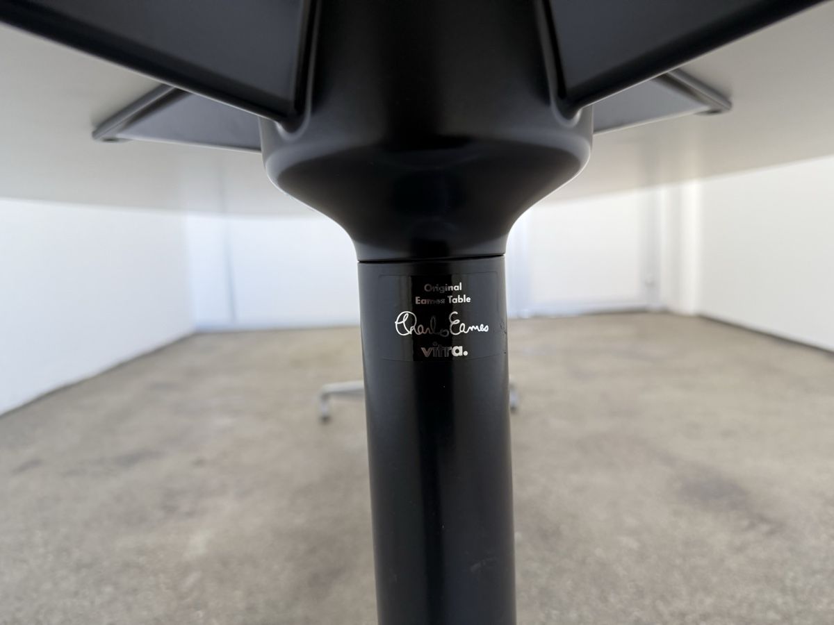 Tische: Vitra Segement Table von Eames – Gebraucht aus Grenchen von Design-Outlet 7