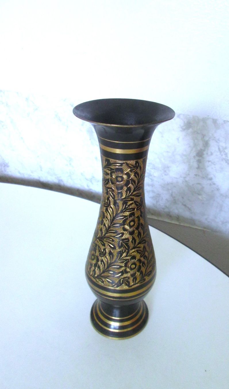 Vase & Récipients: Metallvase – D'occasion à Sementina par babucia