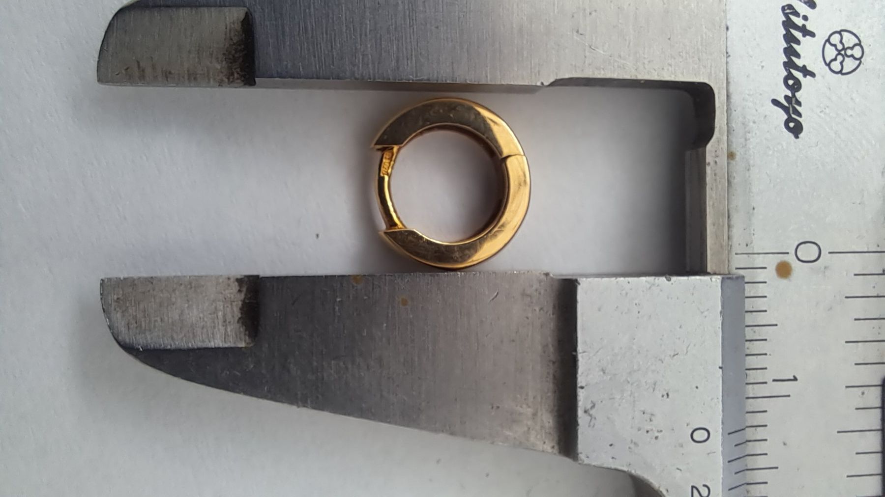 Ohrringe & -stecker: Einzelner Ohrring – Gebraucht aus Pfäffikon ZH von Valsangiaccomo