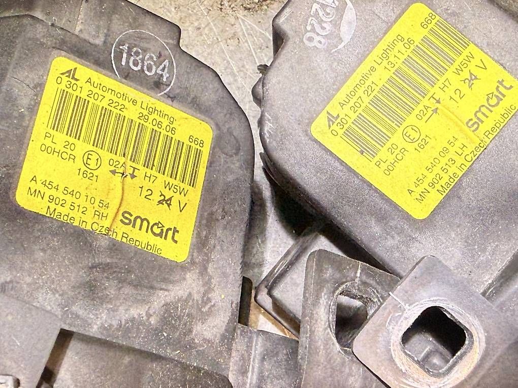 Scheinwerfer: Smart ForFou 454   Scheinwerfer ? Links & Rechts  – Gebraucht aus Udligenswil von Sch2s 4
