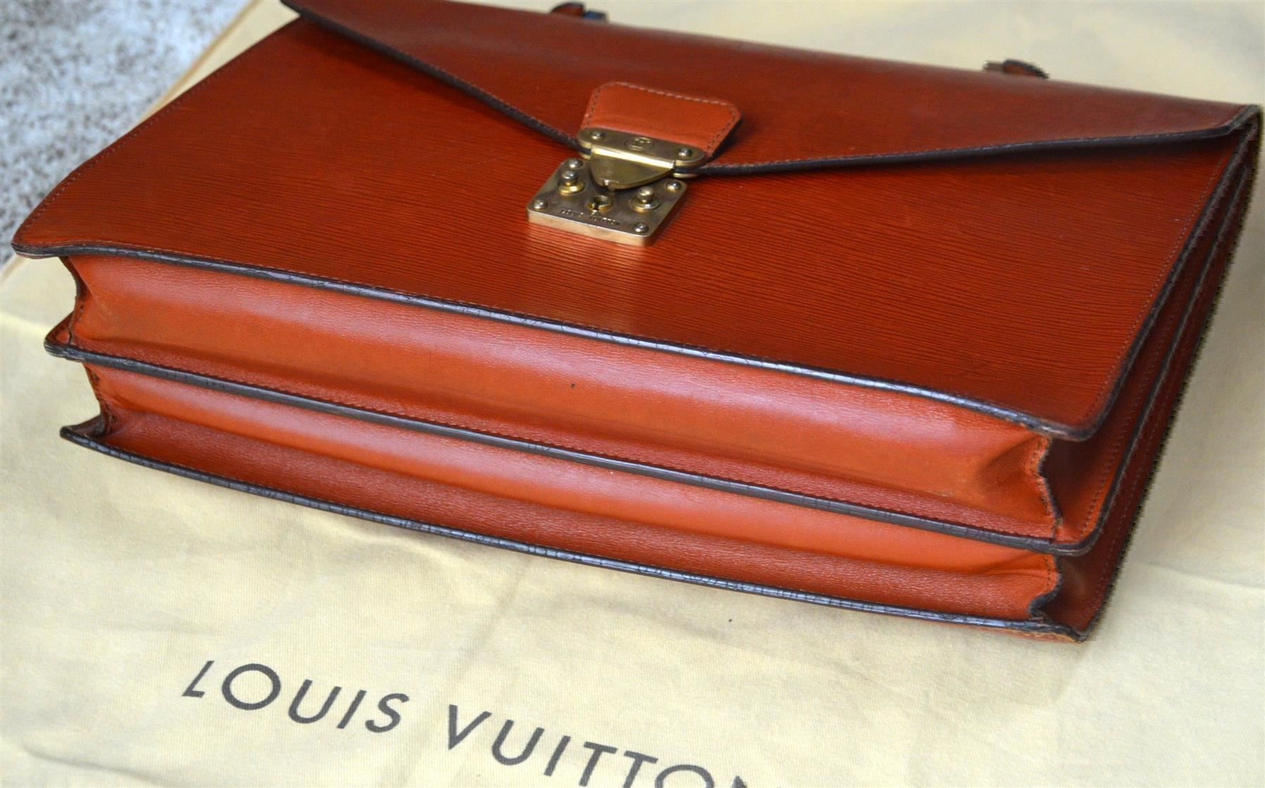 Louis Vuitton Valigie & Borse: Aktentasche / Porte-documents Louis Vuitton  Epi – Usato da Collonges venduto da Auganien 5