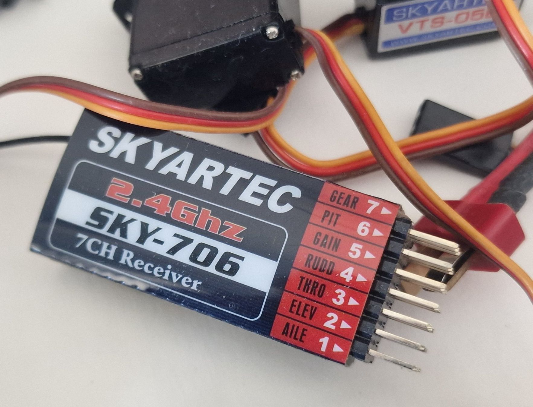 Modellismo RC: RC Modellbau Set Motor ESC Empfänger Servos Neu – Usato da Uerkheim venduto da Justi.y 1