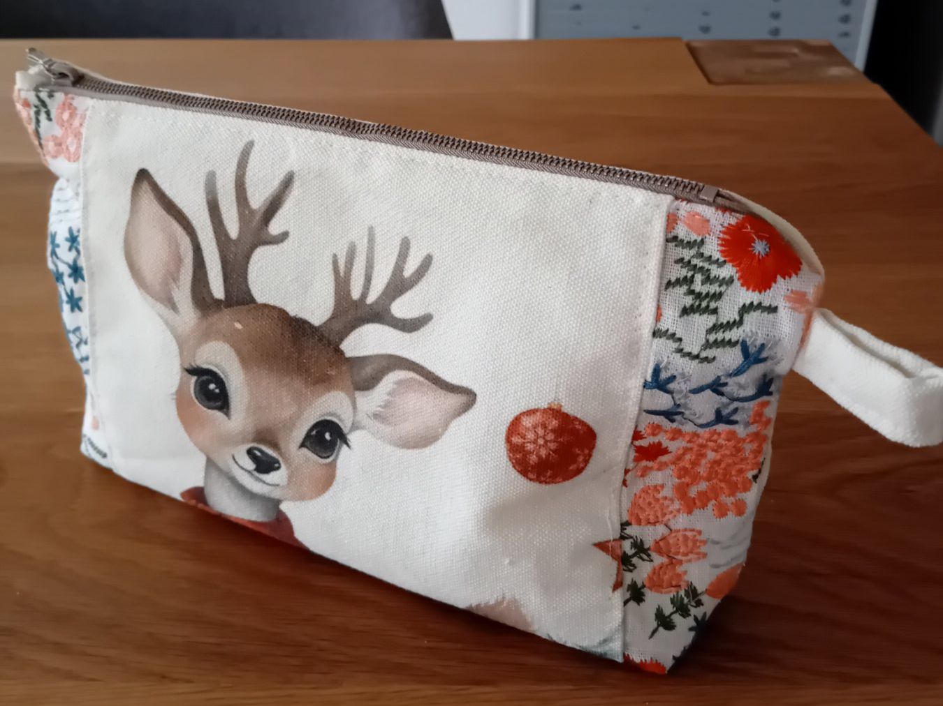 L'Occitane Custodie per cosmetici: Süsses Etui, Täschli mit L'occitane minis – Nuovo (secondo la descrizione) da Burgdorf venduto da carodesign1 1
