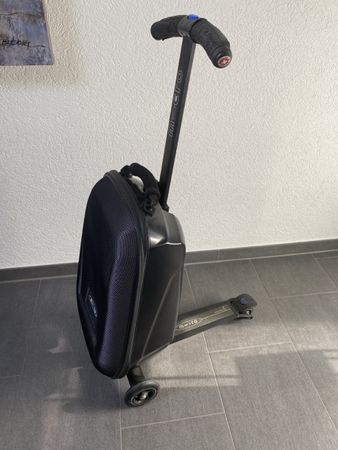 Micro Koffer-Scooter schwarz guter gebrauchter Zustand