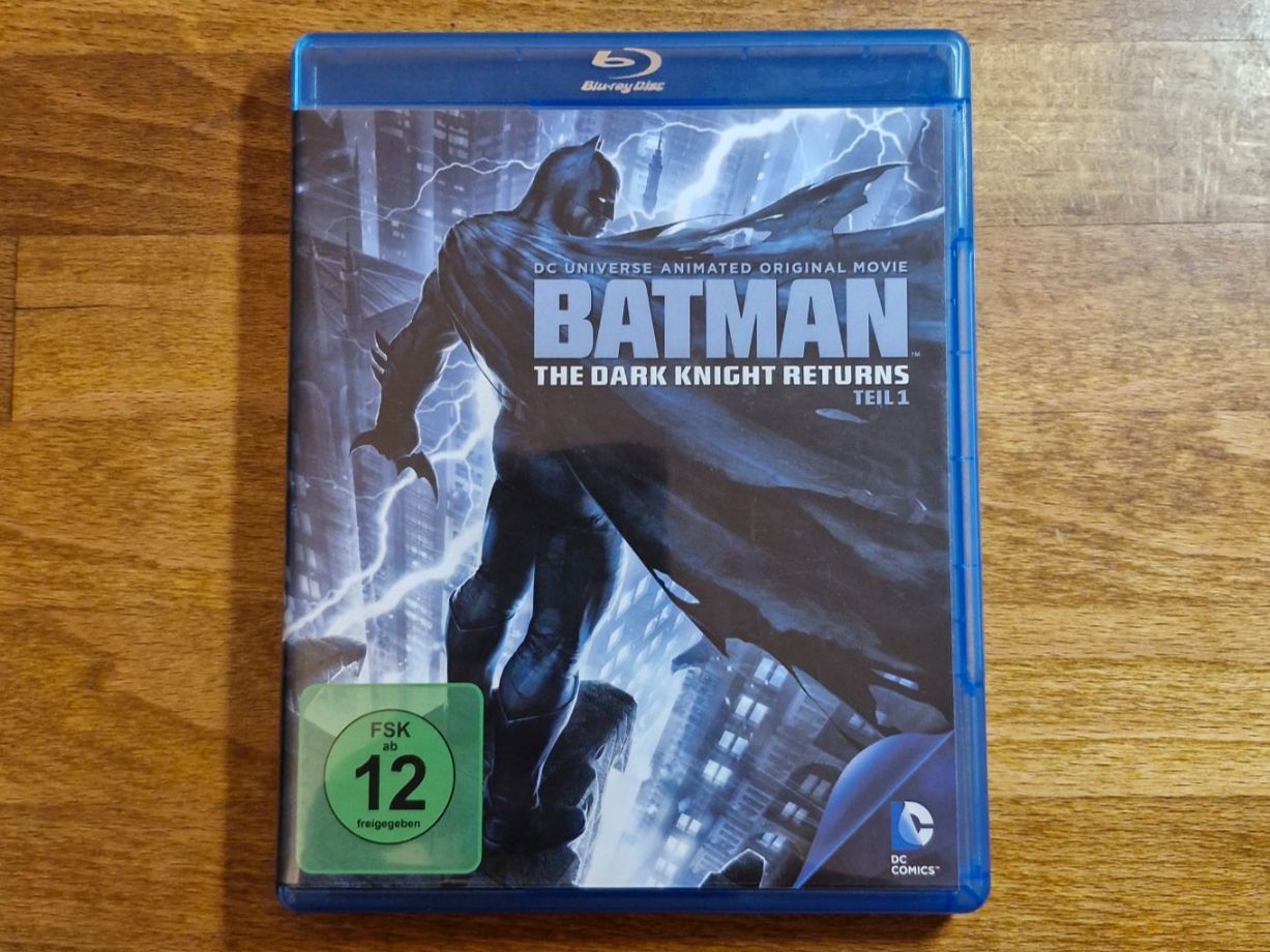 Tutti i DVDs: Batman - Dark Knights returns - Teil 1 RAR Bluray – Usato da Pfungen venduto da Whitie
