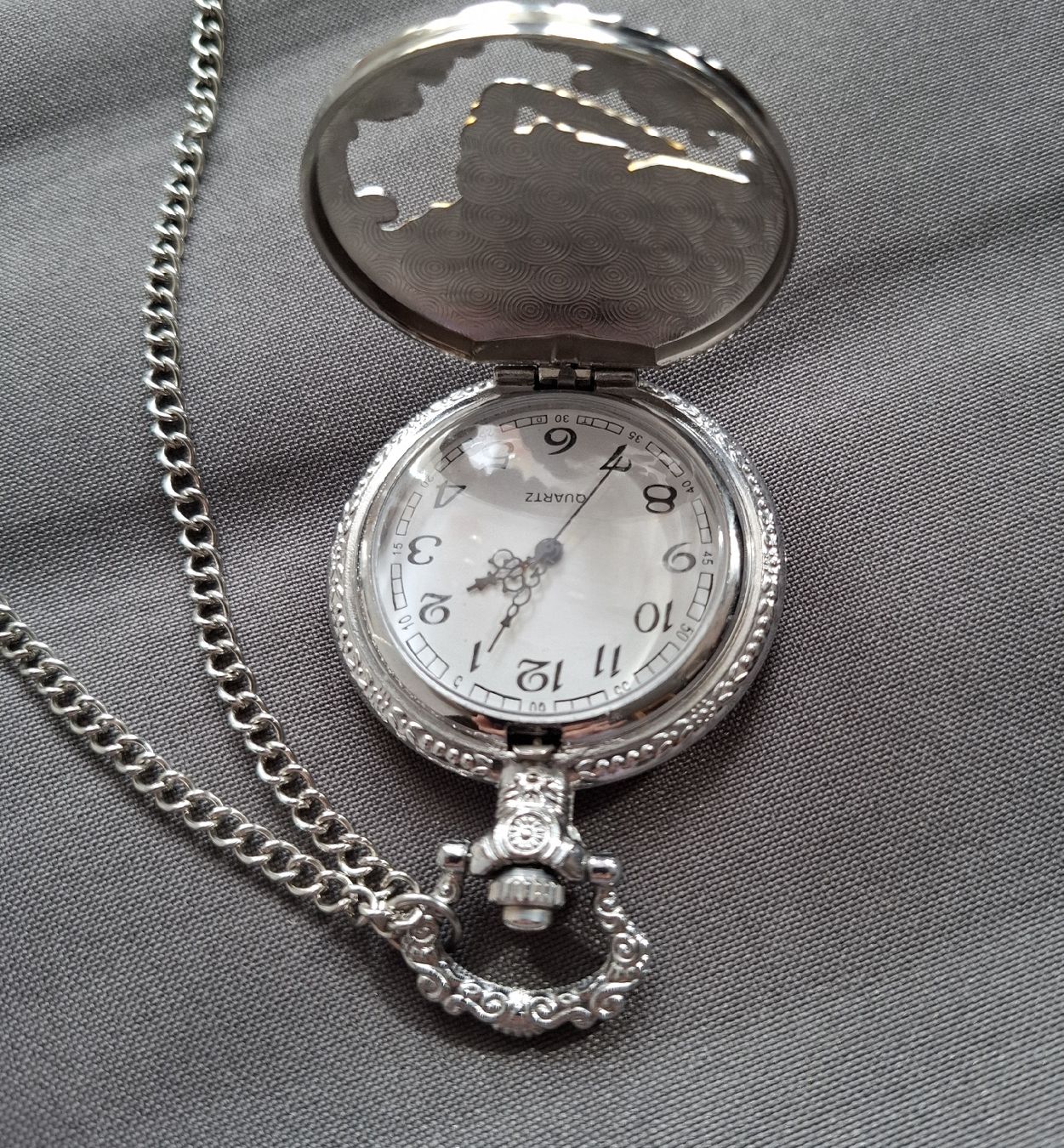 Uhren: Taschenuhr mit spezieller Optik – Neu (gemäss Beschreibung) aus Dietikon von Hirschkopf 5