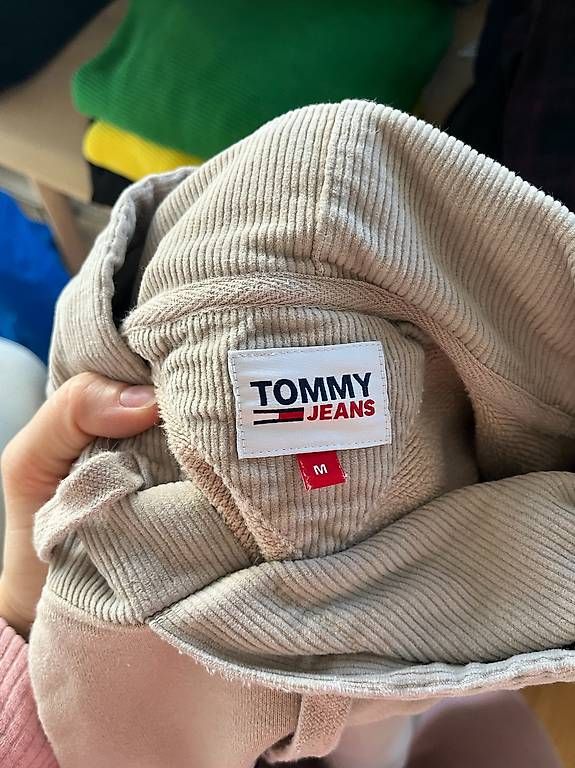 Pullover & Sweatshirts: Tommy Jeans Hoodie – Gebraucht aus Liestal von Schatzsucher90 3