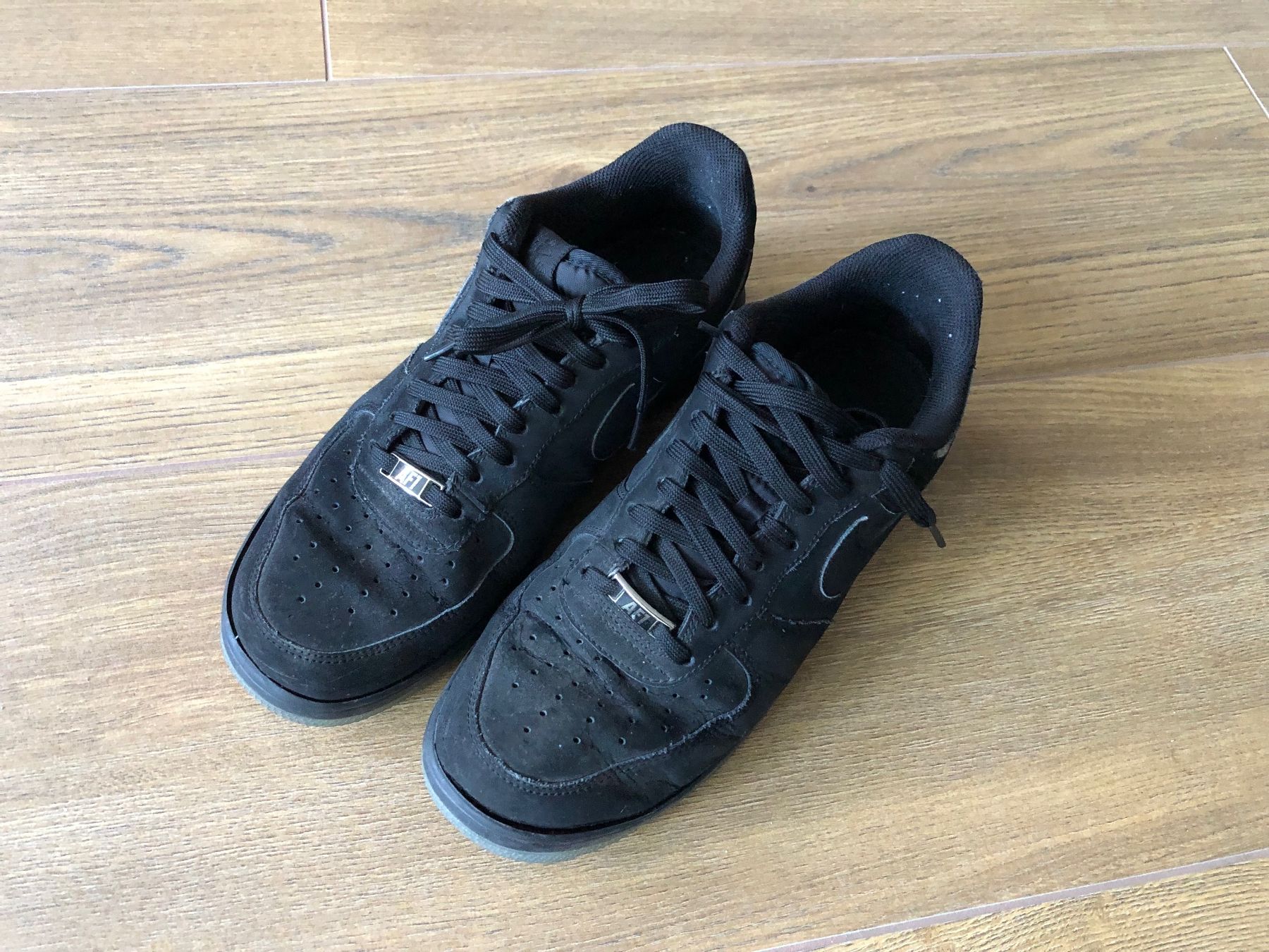 Nike Scarpe da uomo: NIKE AIR FORCE 1 Lunar schwarz Gr. 44.5 – Usato da Mülenen venduto da CreativeSolutions