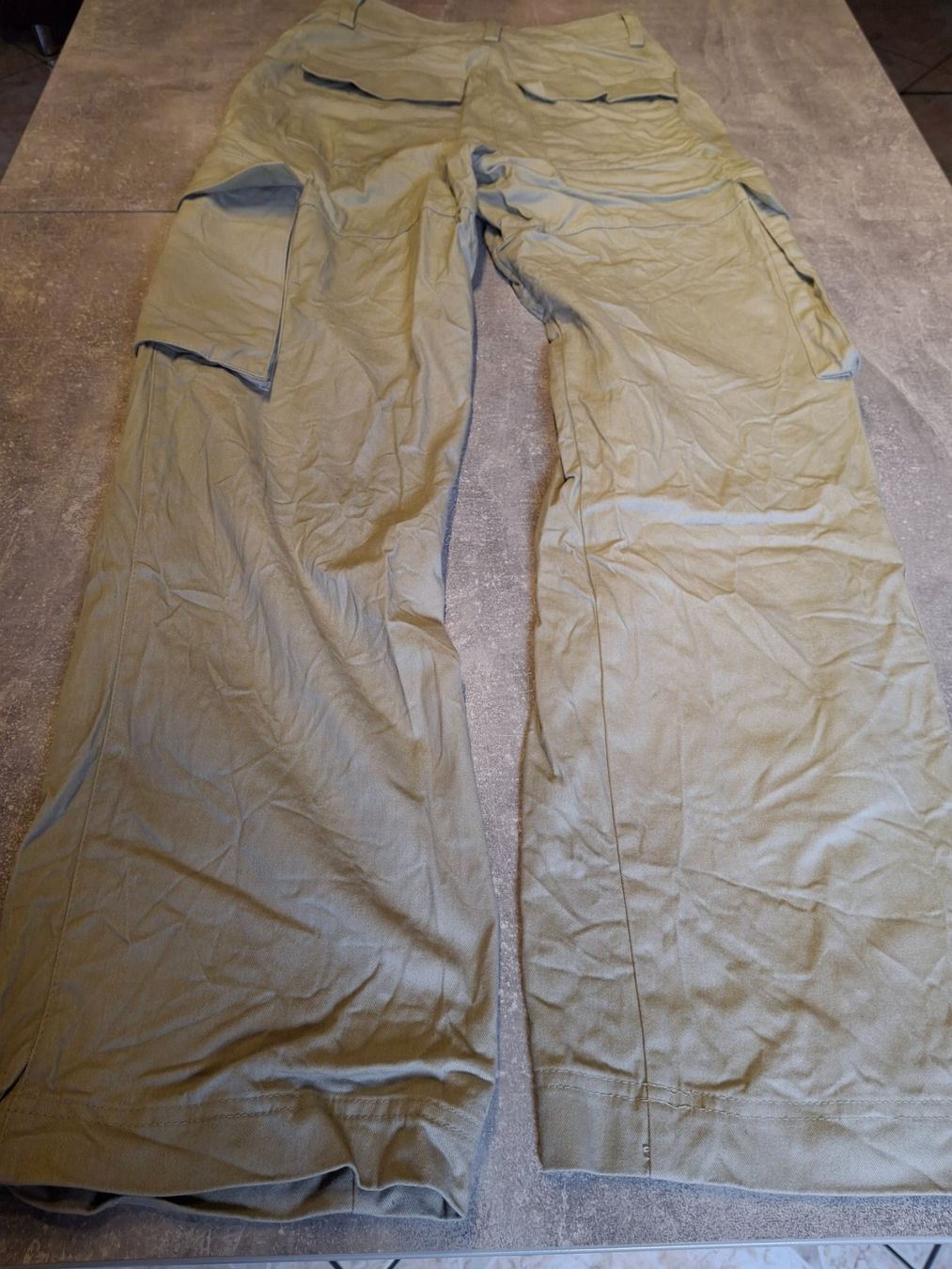 H&M Pantaloni: Pantalon taille 36 marque H&M 69% coton – Usato da Villiers venduto da san_jn5w 7