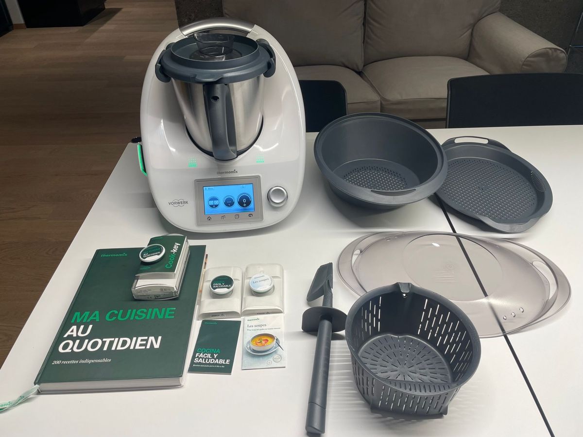 Thermomix Küchengeräte: Thermomix TM5 et accessoires – Gebraucht aus Geneve von nieves_geneve