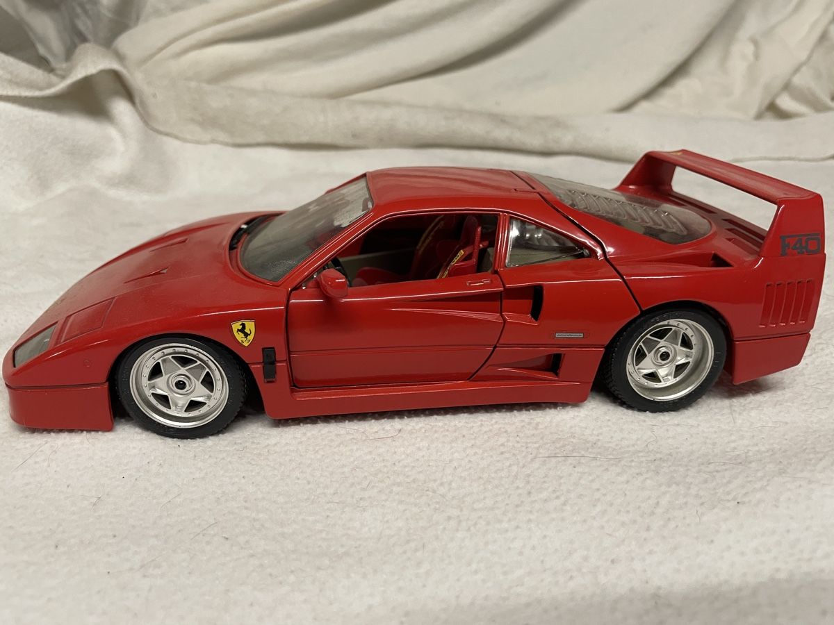 Bburago Modellautos: Ferrari F 40  – Gebraucht aus Zuerich von HaYvFoRu 1